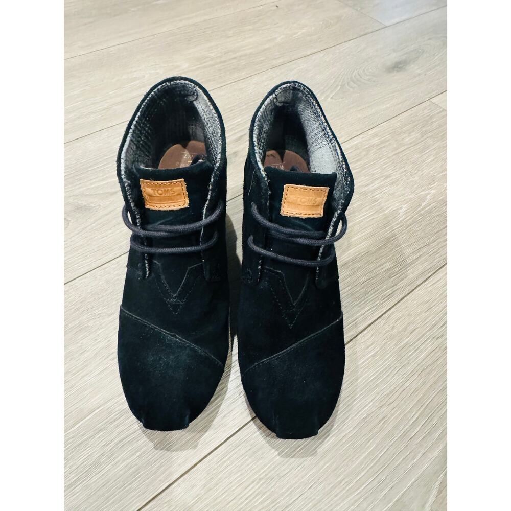 Tom’s woman’s Suede black wedge ankle comfort casual boots size 7w